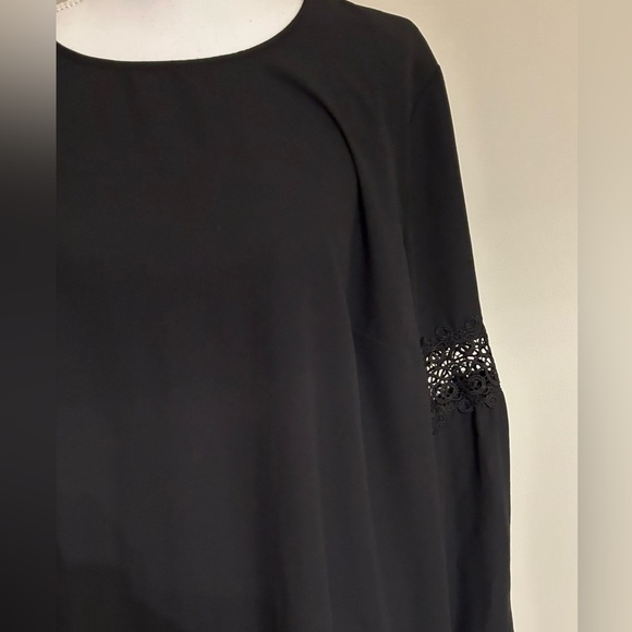 Ava & Viv Black Blouse With Lace Sleeve Detail - Picture 2 of 9